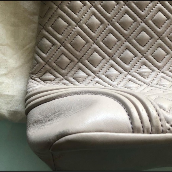 AUTHENTIC Tory Burch Fleming Quilted Shoulder Bag - Picture 7 of 8